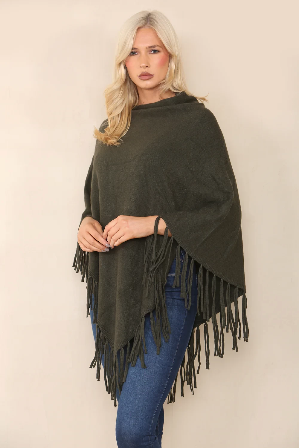 BAILEY TASSEL PUNCHO