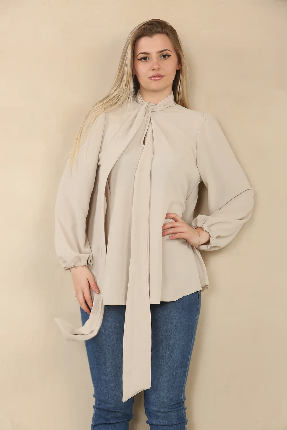 BOW BASIC BLOUSE
