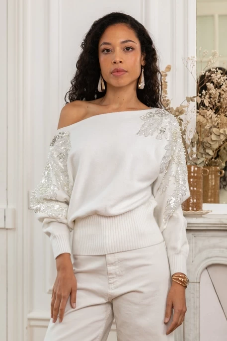 Knitted Sweater with Bat Sleeves Embroidered with Sequins