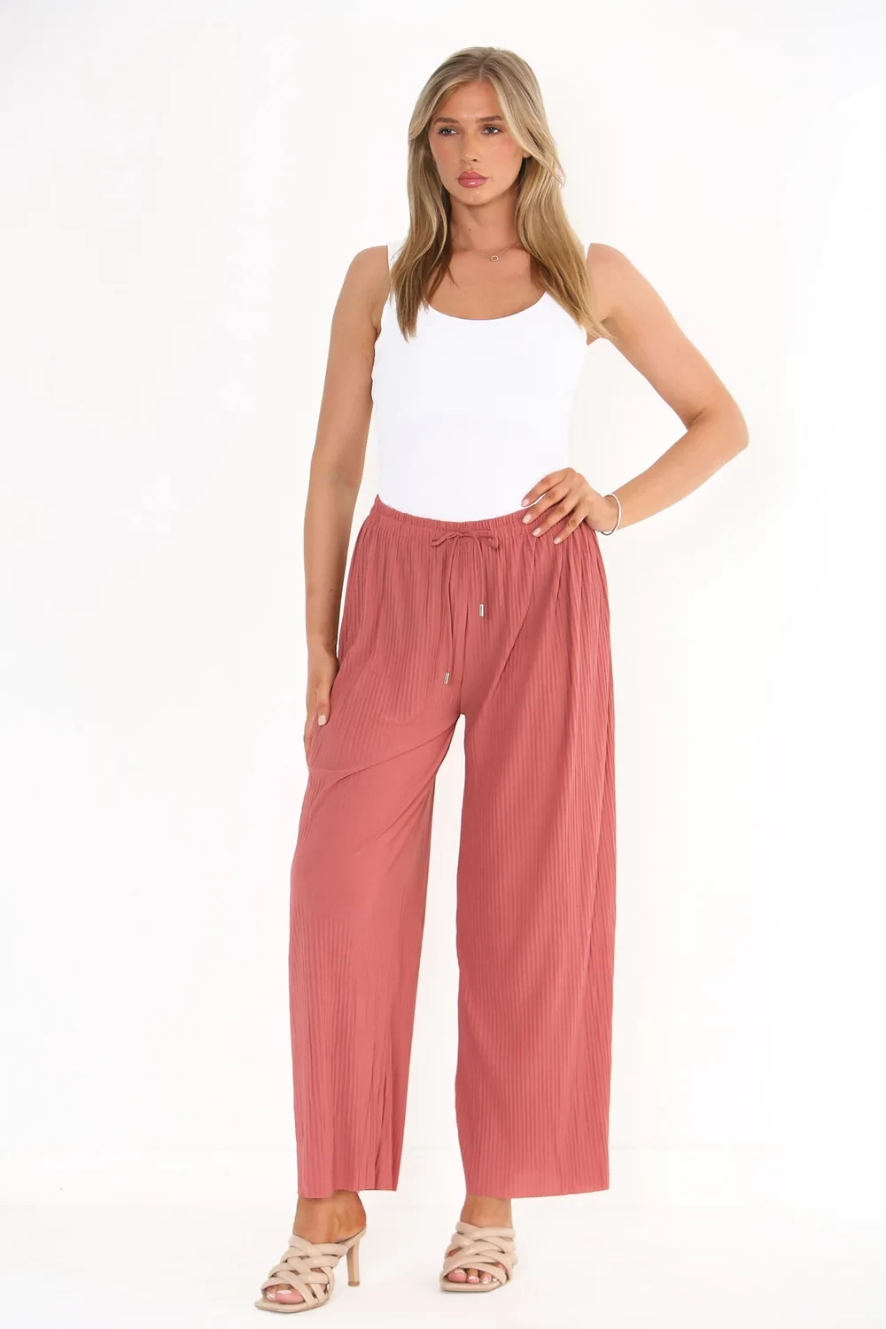 PLAIN PLEATED TROUSERS
