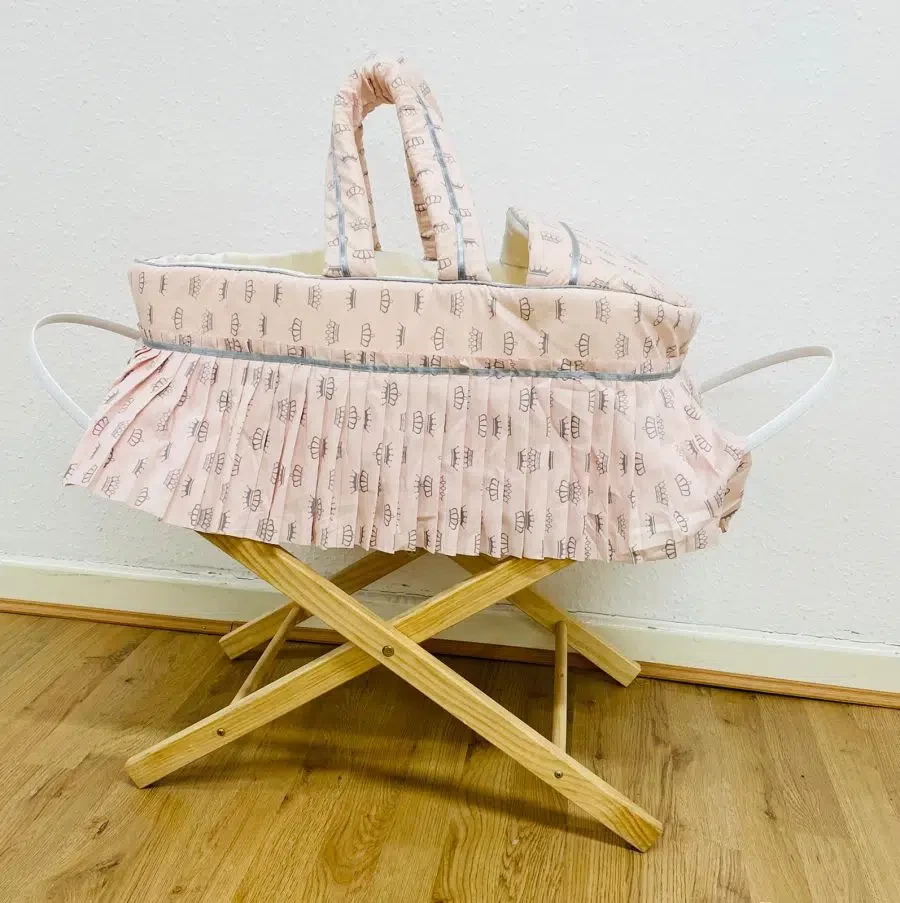 Baby Girls Crown Moses Basket