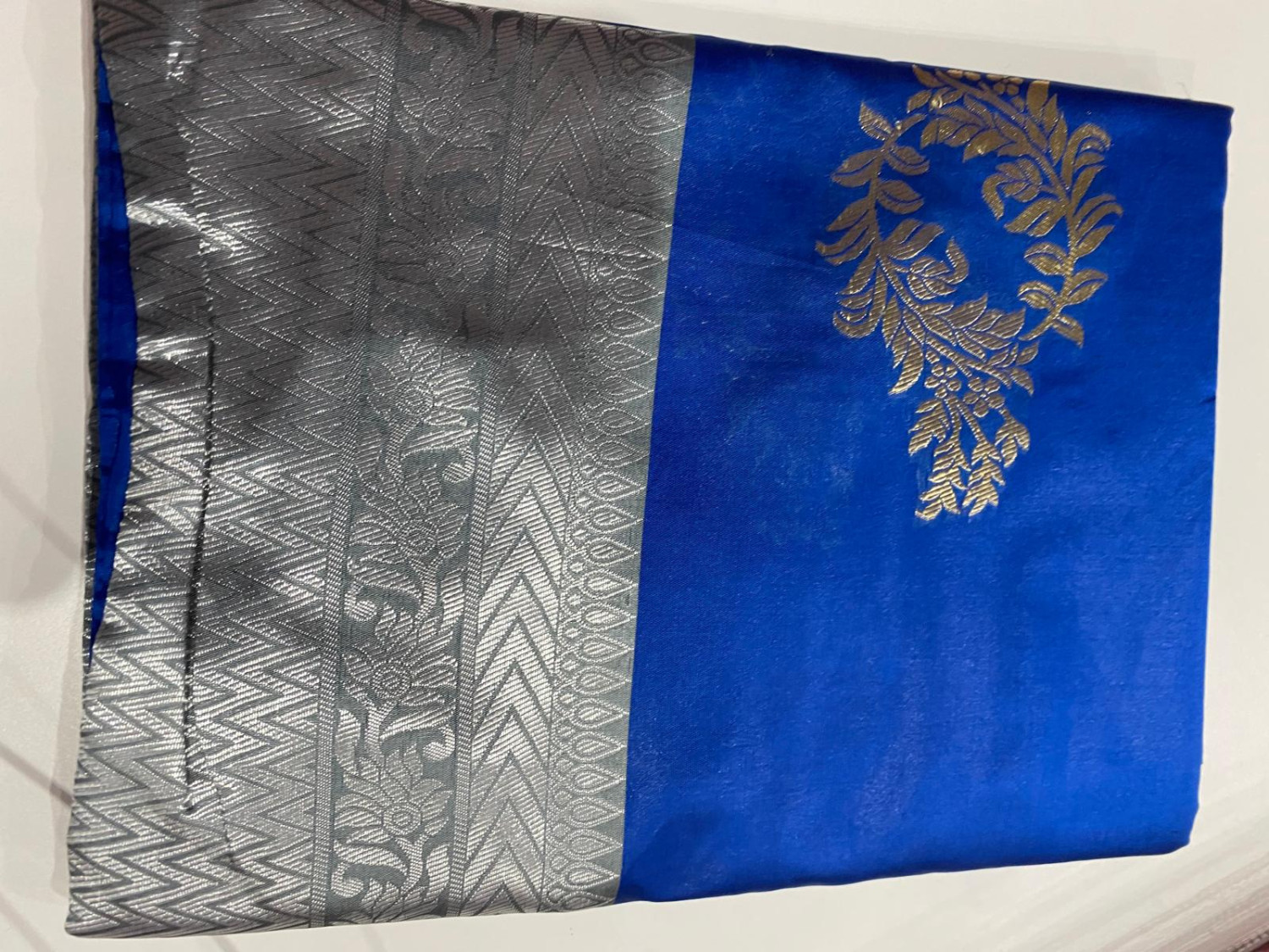 Women's Beautiful Borderless Silk Kanchivaram with Deepest Blue Body