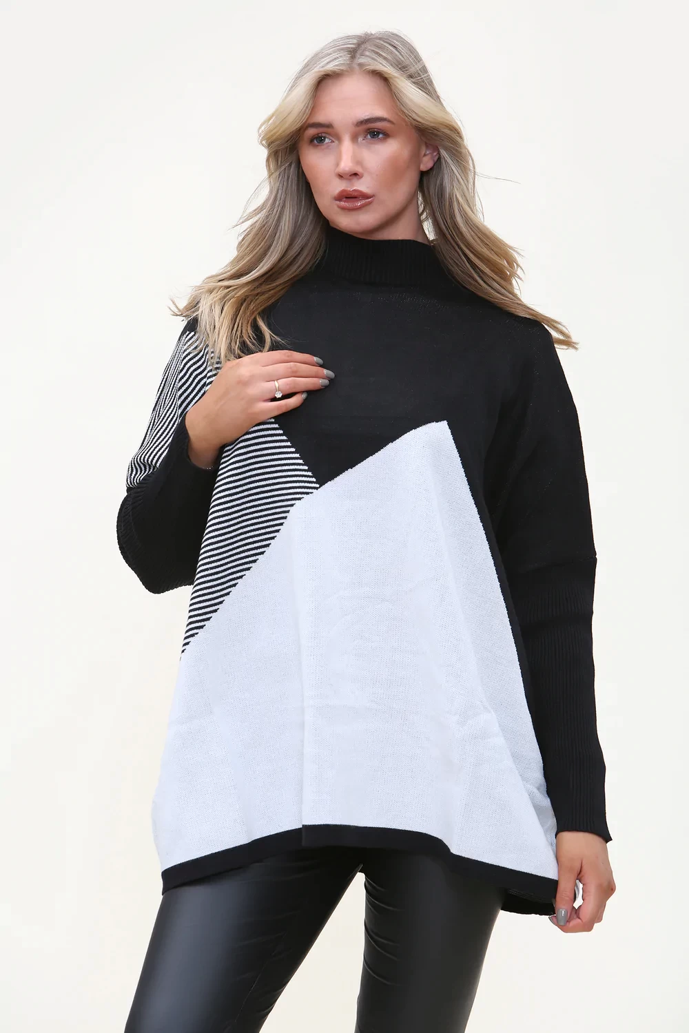 MONOCHROME CHECK JUMPER