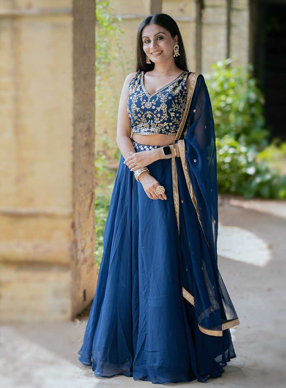wedding wear stitch lehenga with unstitch blouse dupatta single design