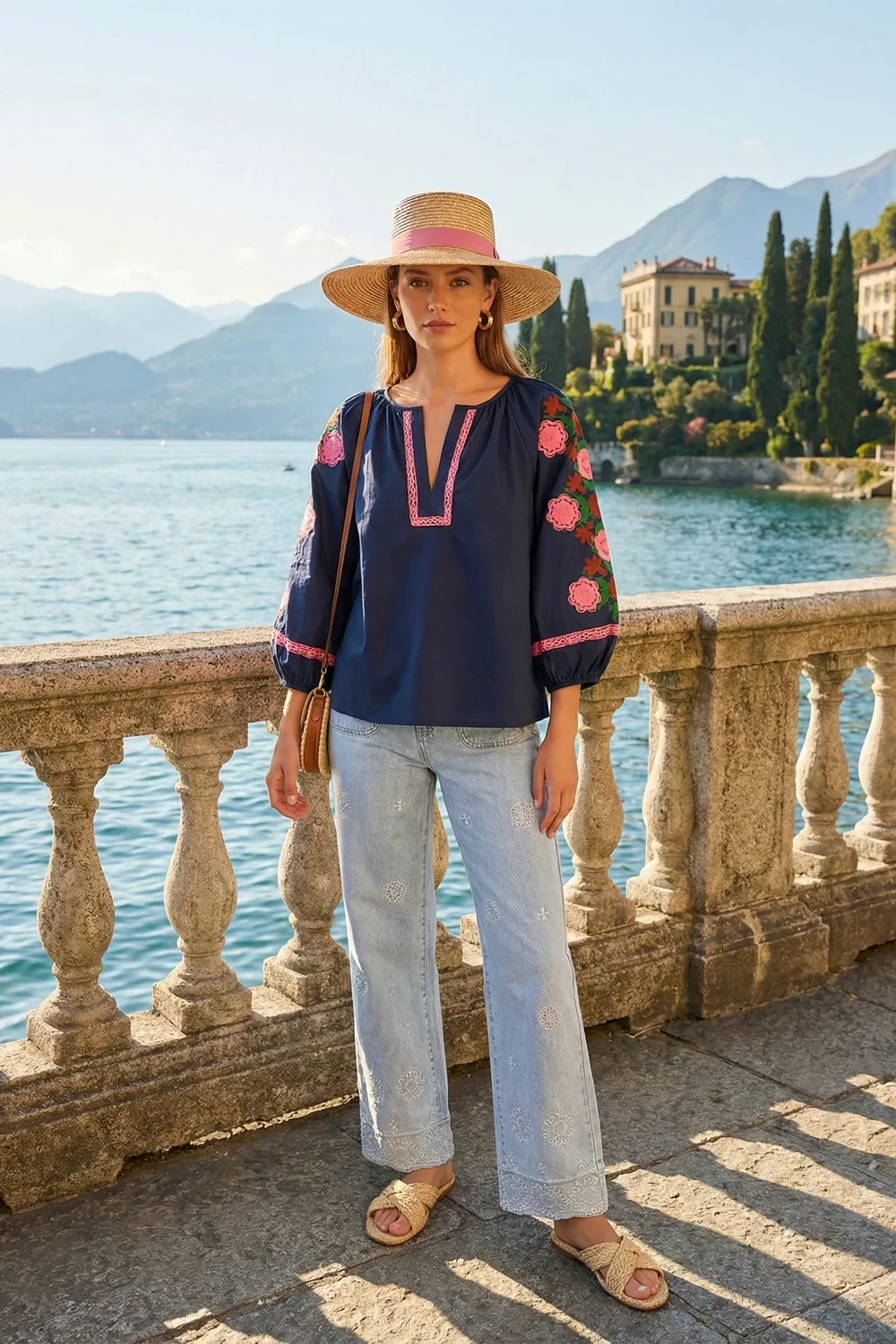 EMBROIDERED FLORAL TOP